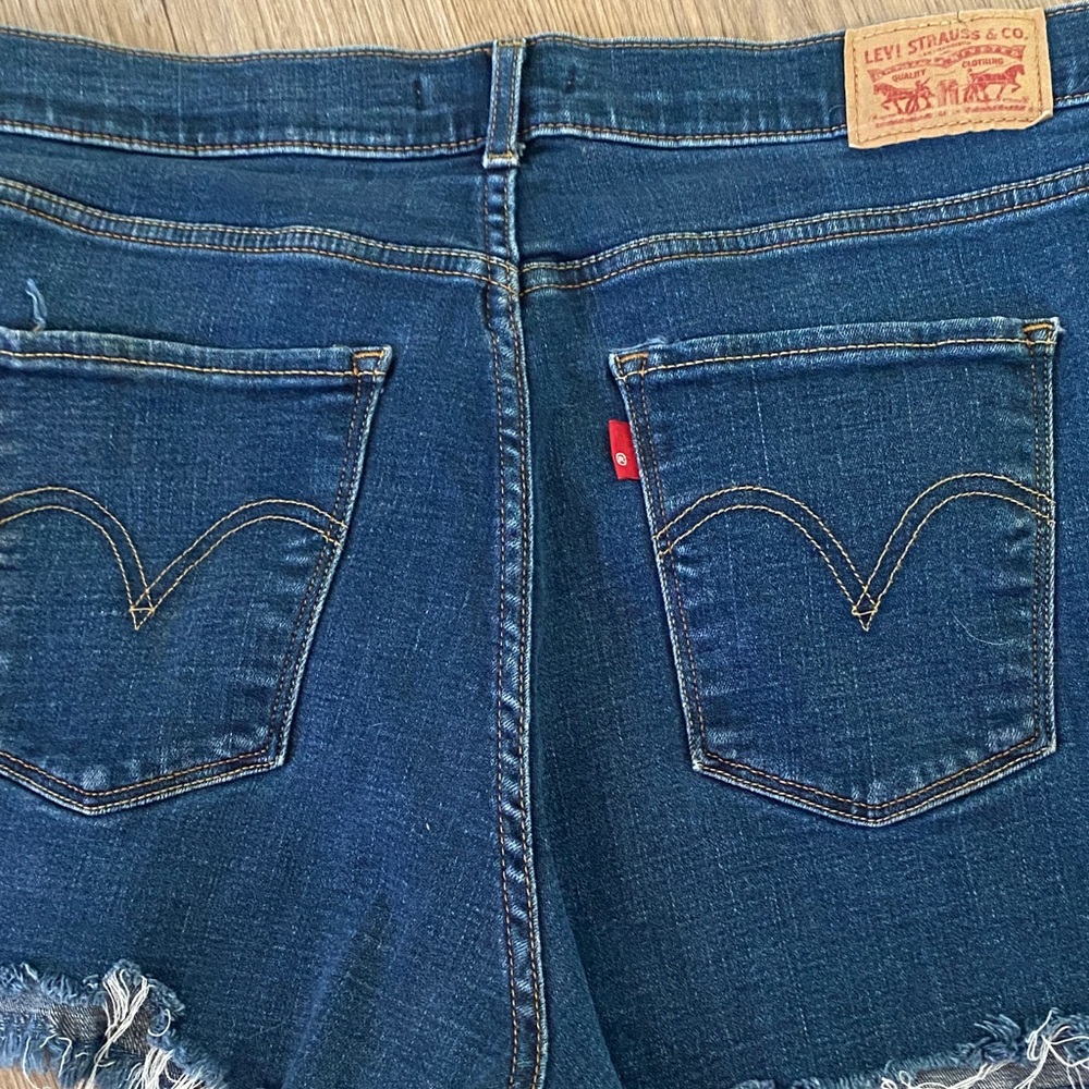 Levi's Blue Denim Frayed Shorts - Picture 8 of 8
